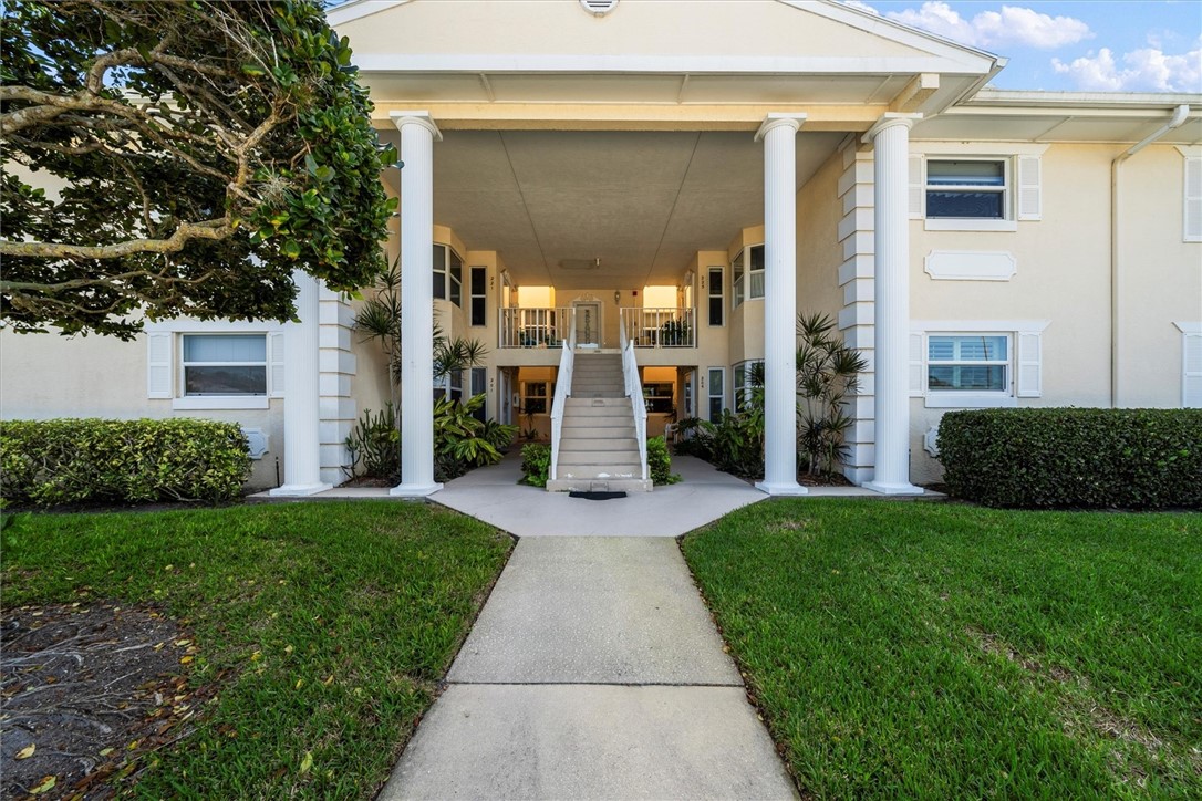 205 N Grove Isle Circle 205