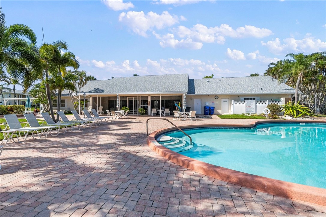 205 N Grove Isle Circle 205