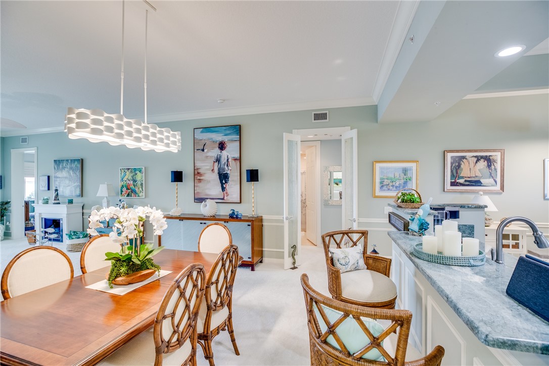 8 Harbour Isle Drive E PH04