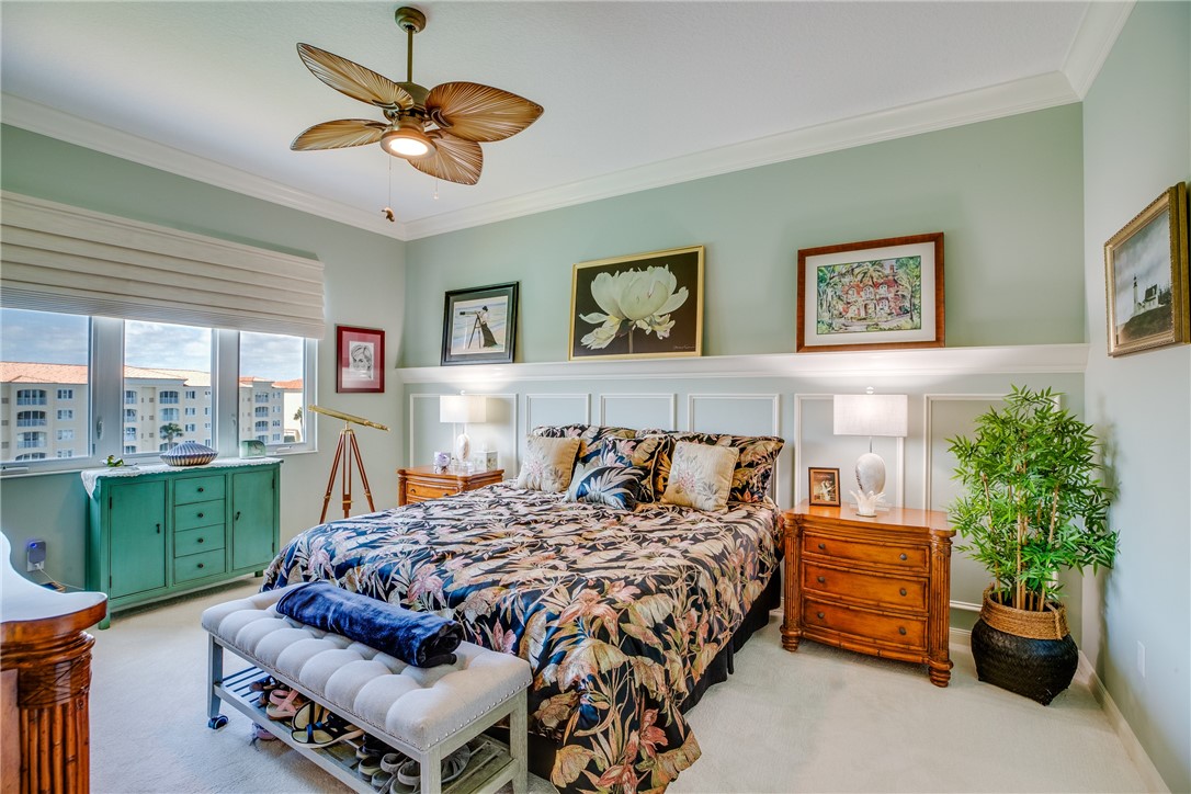 8 Harbour Isle Drive E PH04
