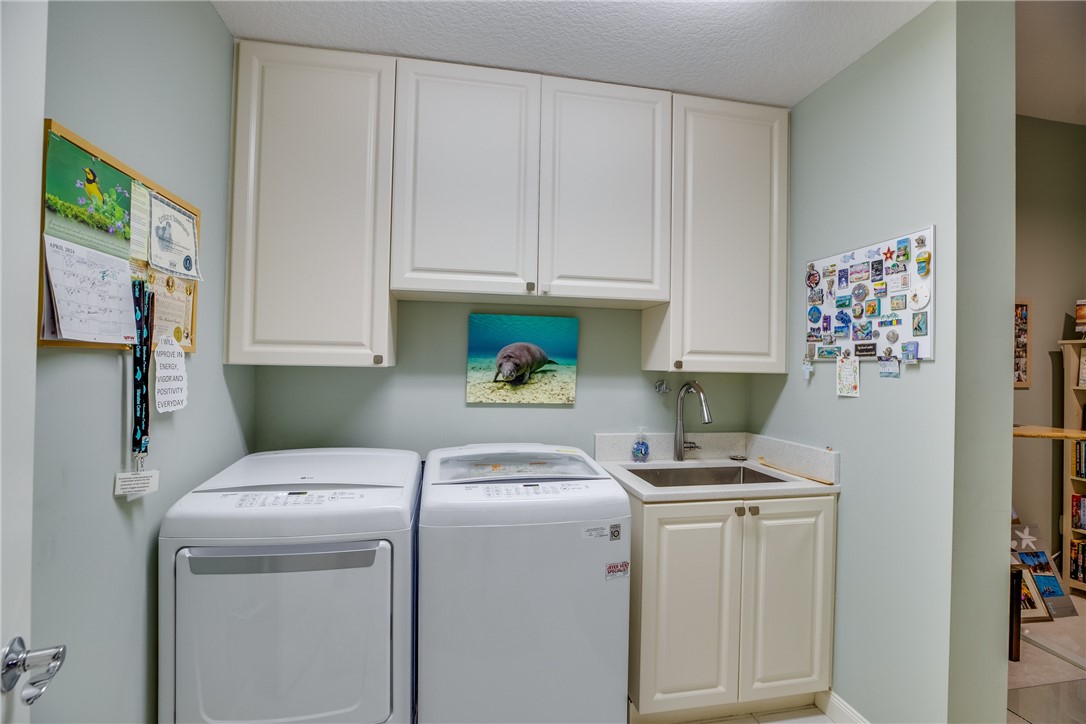 8 Harbour Isle Drive E PH04