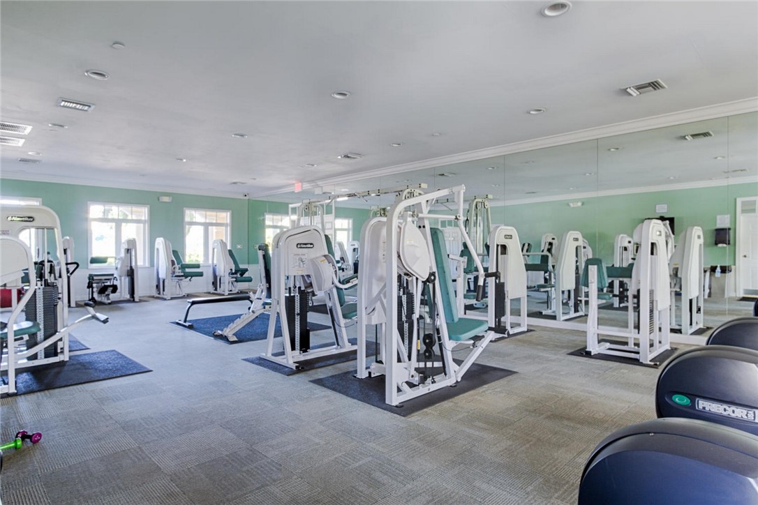 8 Harbour Isle Drive E PH04