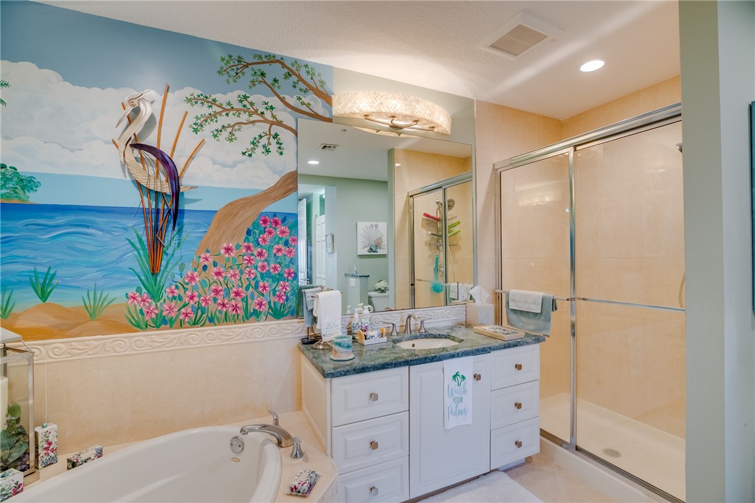 8 Harbour Isle Drive E PH04