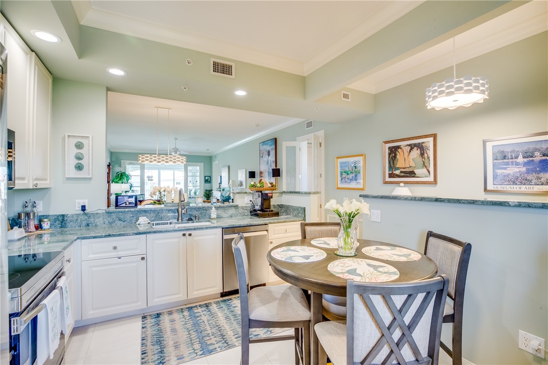 8 Harbour Isle Drive E PH04