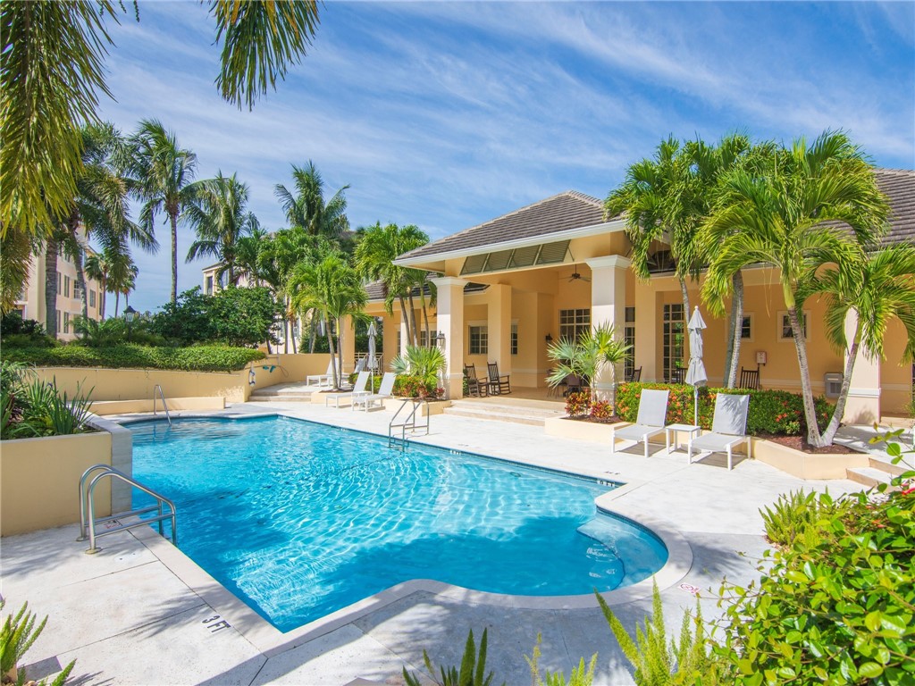 9043 Somerset Bay Lane 402