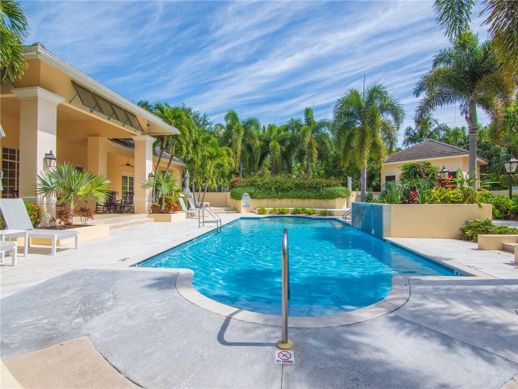 9043 Somerset Bay Lane 402