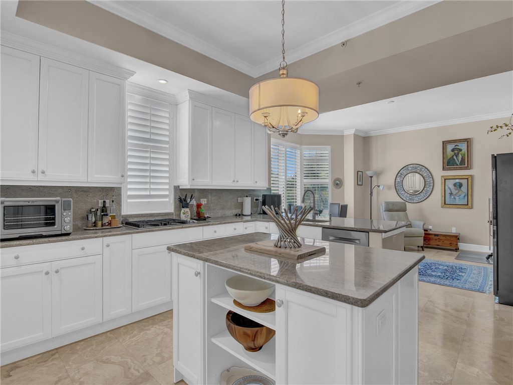 9043 Somerset Bay Lane 402