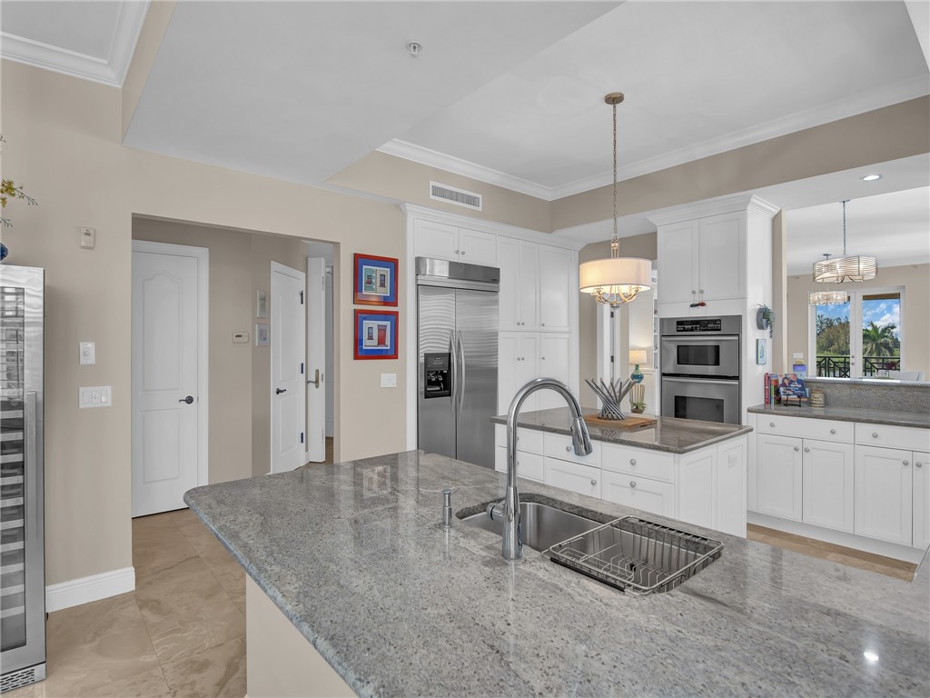 9043 Somerset Bay Lane 402
