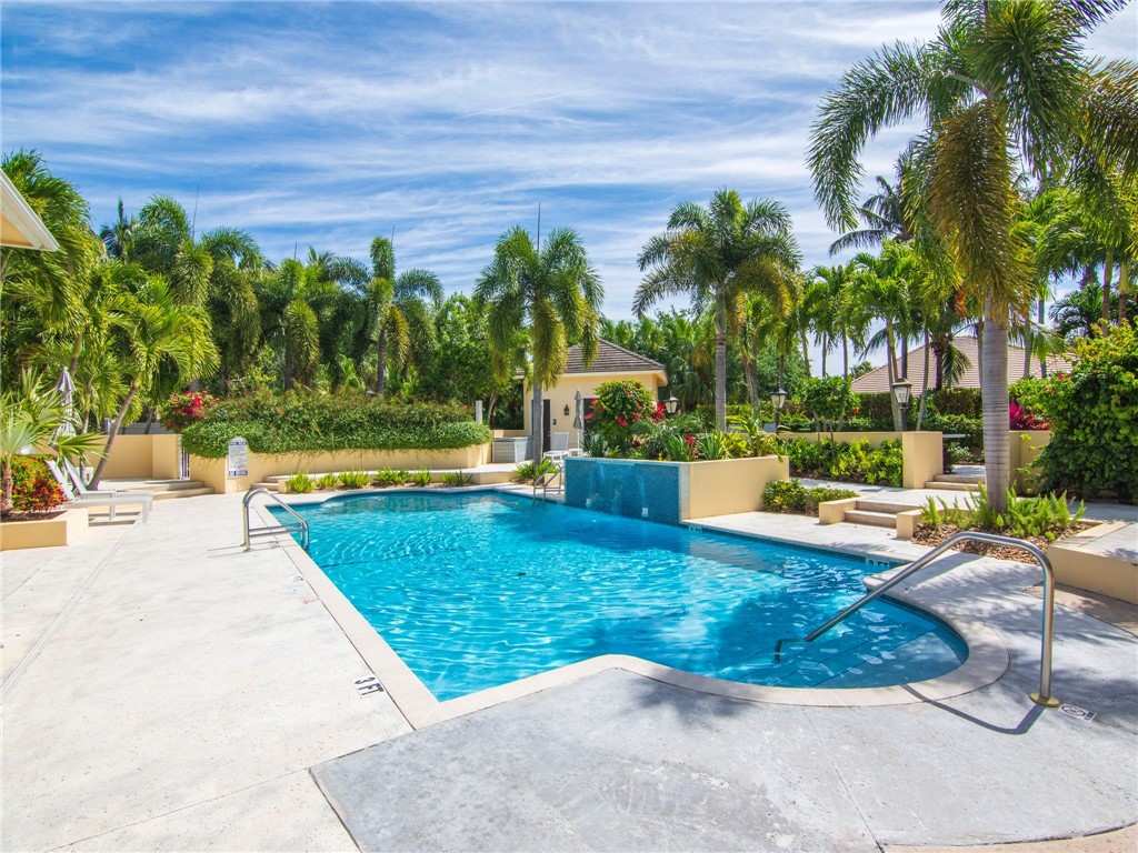 9043 Somerset Bay Lane 402