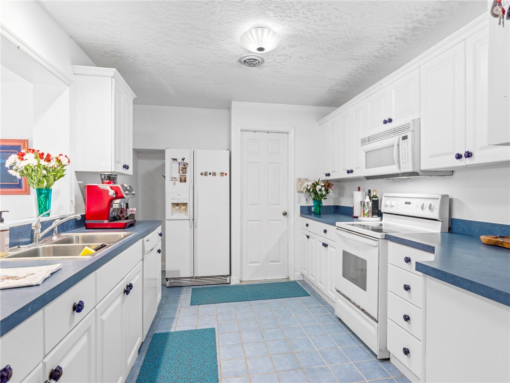 9555 Frangipani Drive