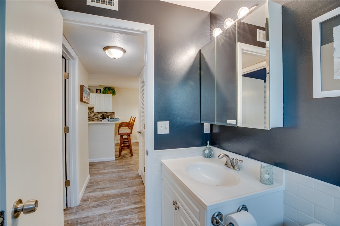 1181 Carlton Court 106