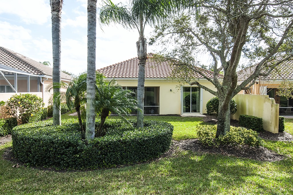 5189 Eleuthra Circle