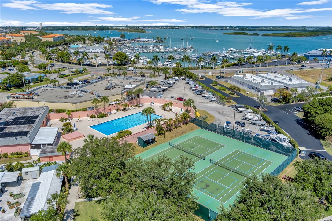 1188 Commodore Court 106