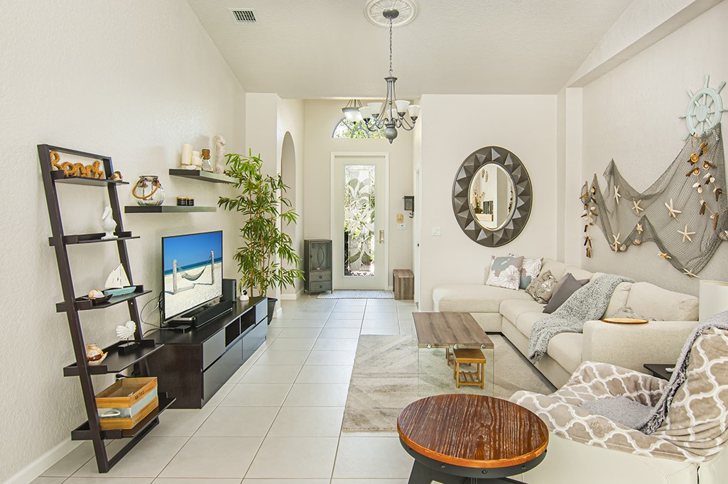 5805 Sunberry Circle