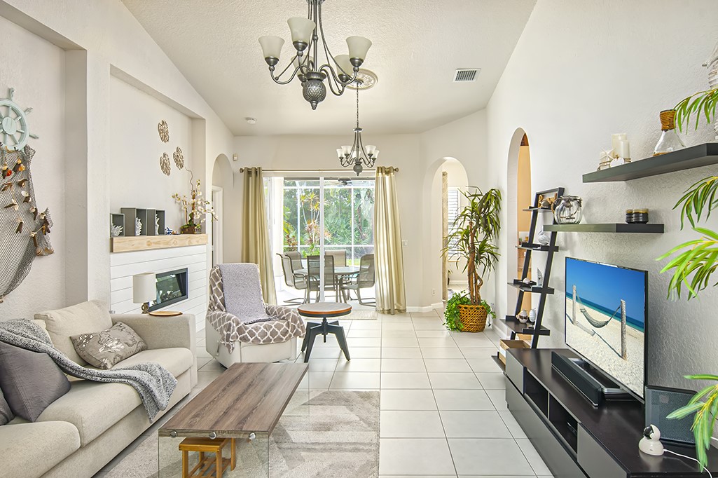 5805 Sunberry Circle
