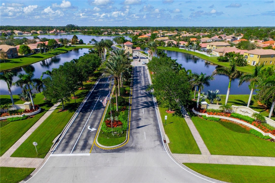 5805 Sunberry Circle