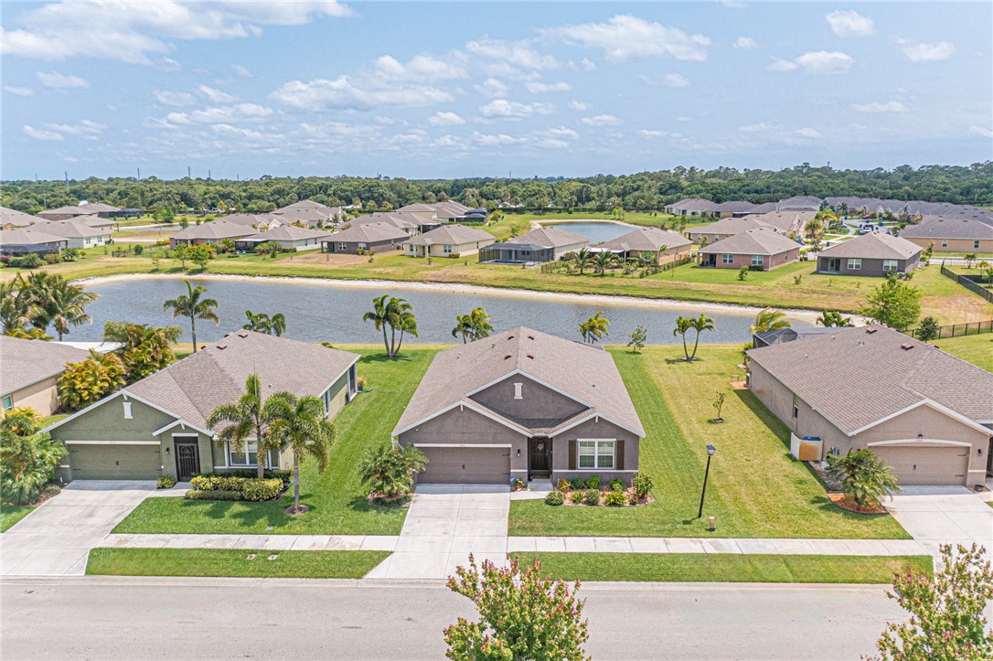 2761 Granville Manor SW