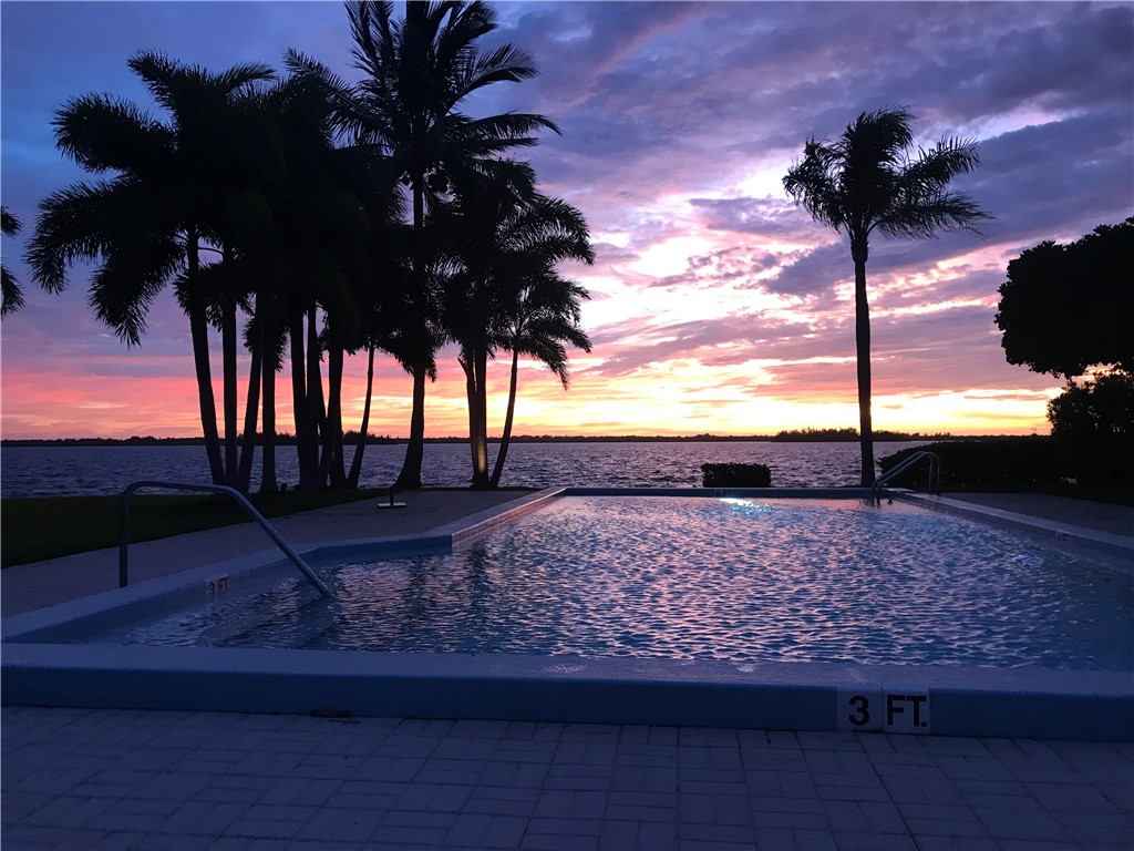 901 Bay Road 201