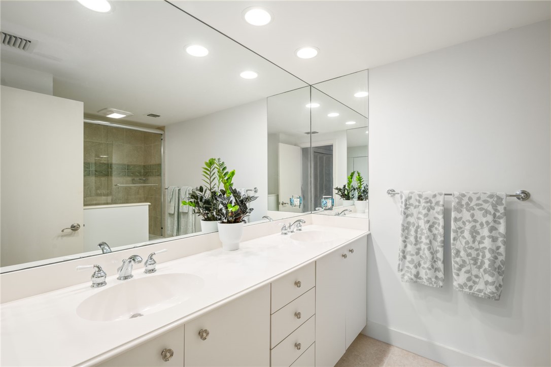 901 Bay Road 201