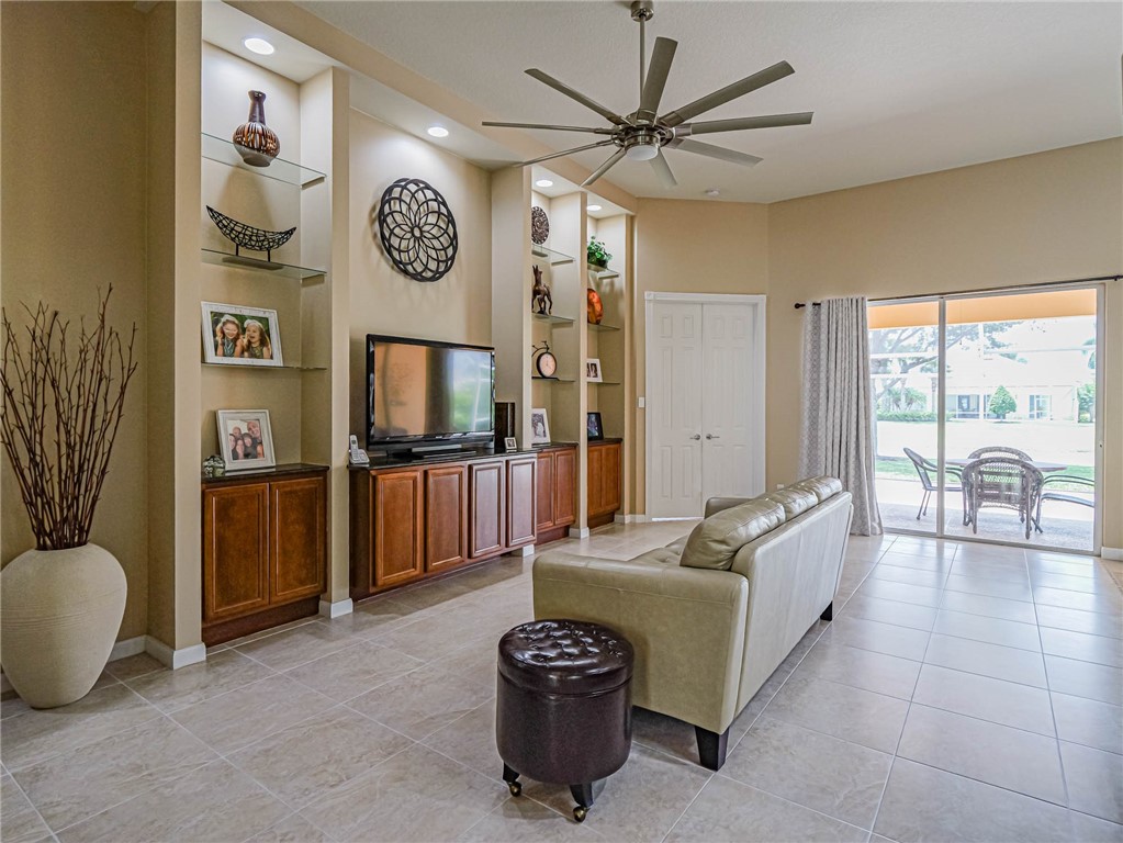 5472 Barbados Square