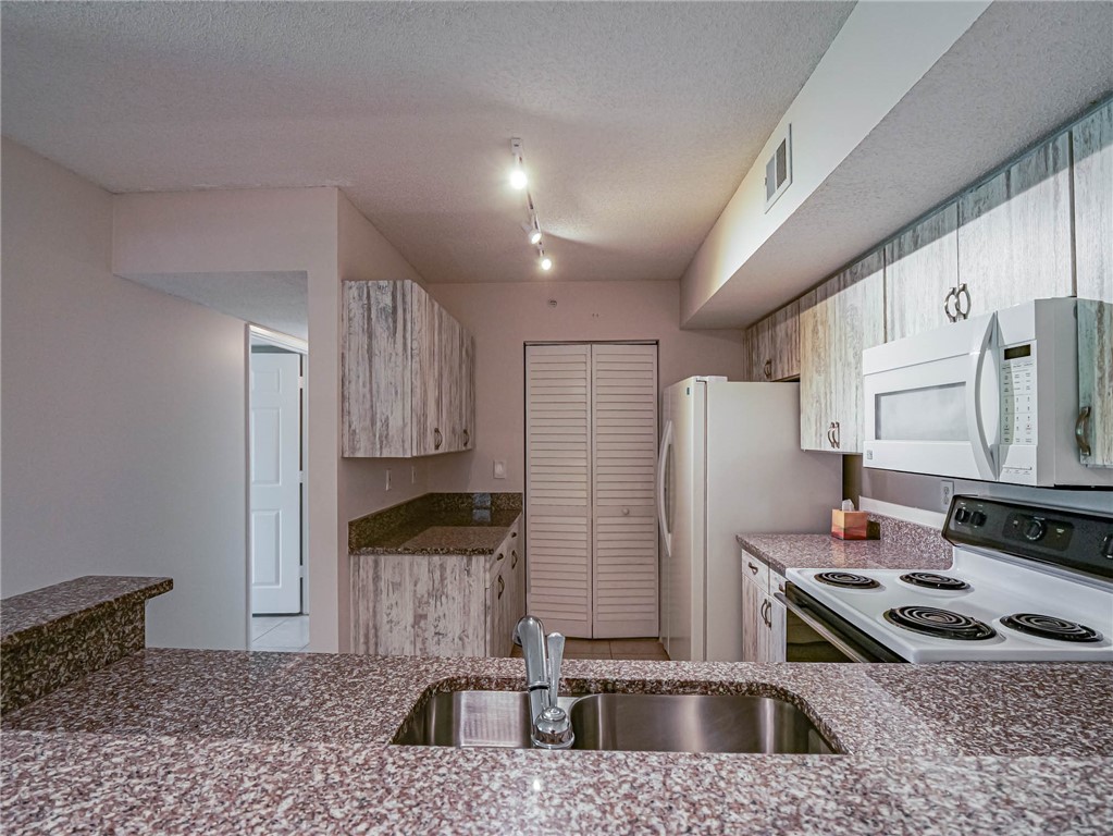1550 S 42nd Circle 102