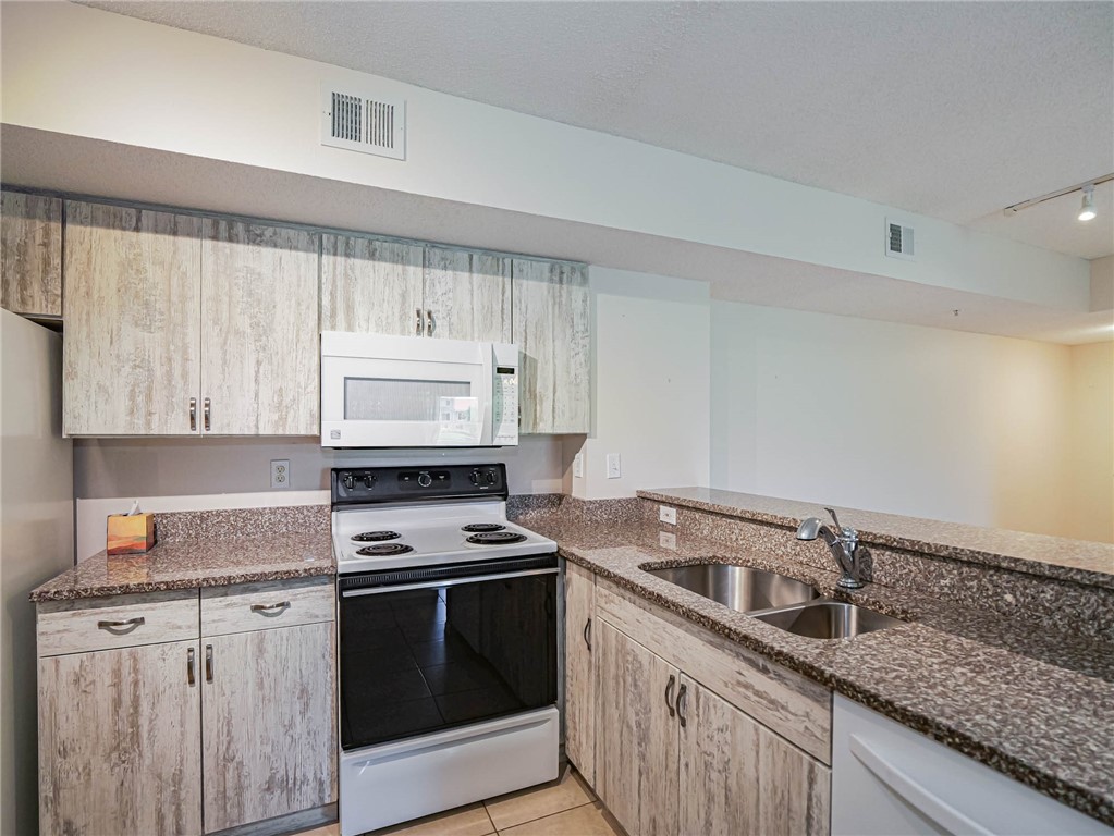 1550 S 42nd Circle 102