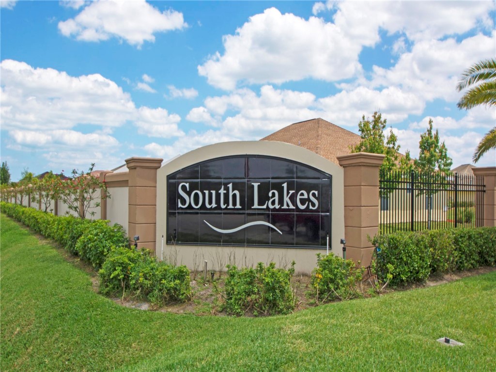 1040 Southlakes Way SW