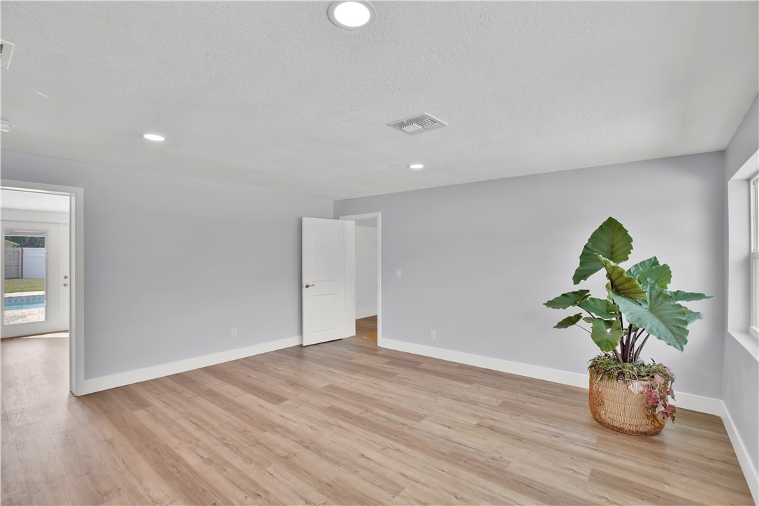 2326 Bonita Avenue