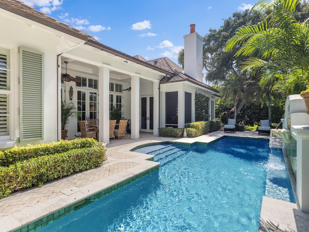 912 Seagrape Lane