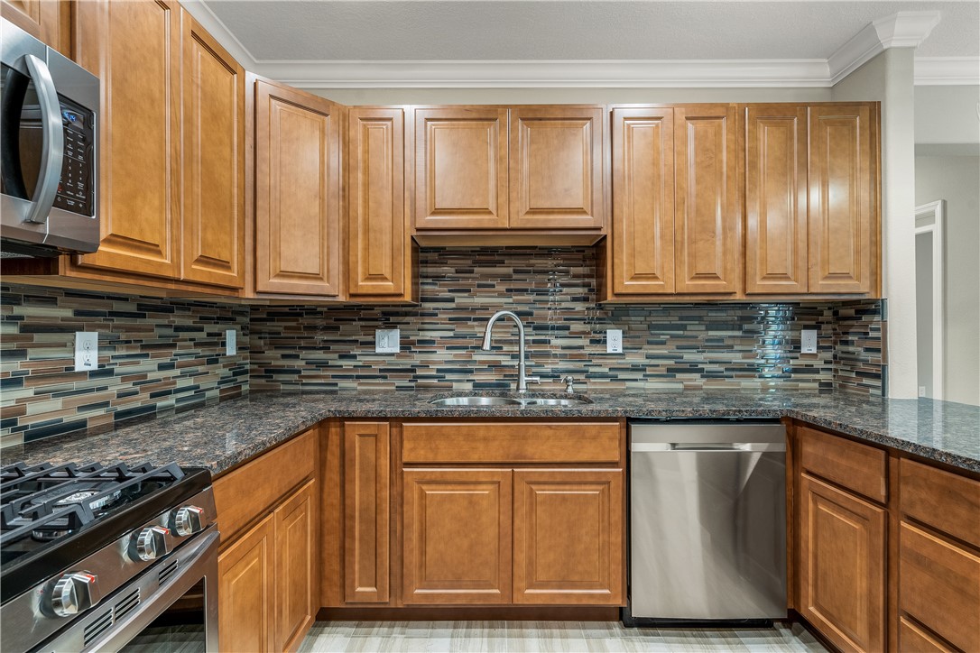 5984 Long Leaf Lane
