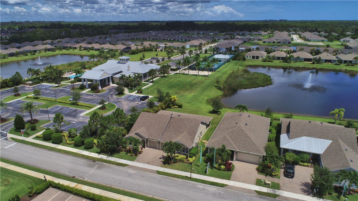 5984 Long Leaf Lane