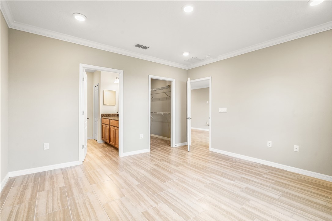 5984 Long Leaf Lane