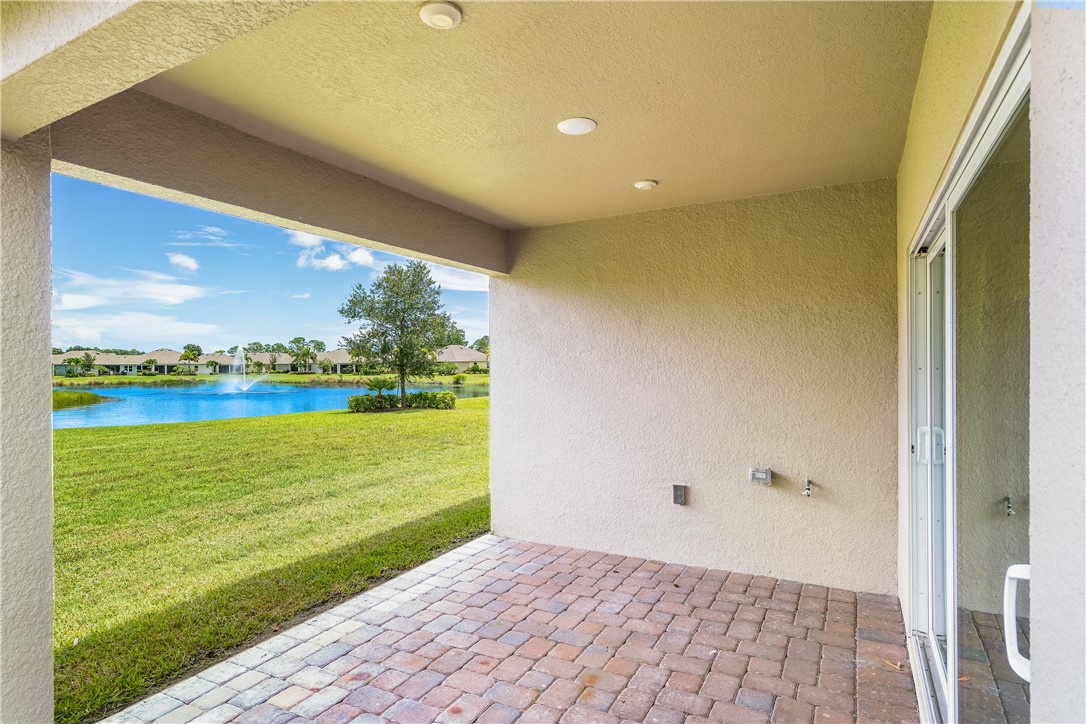 5984 Long Leaf Lane