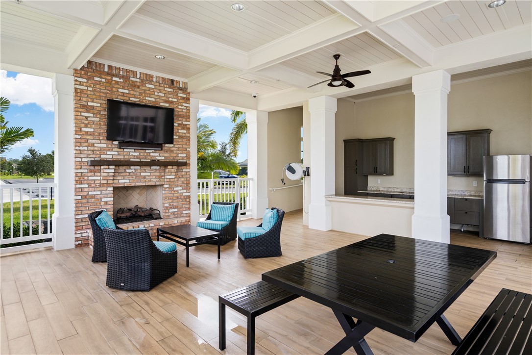5984 Long Leaf Lane