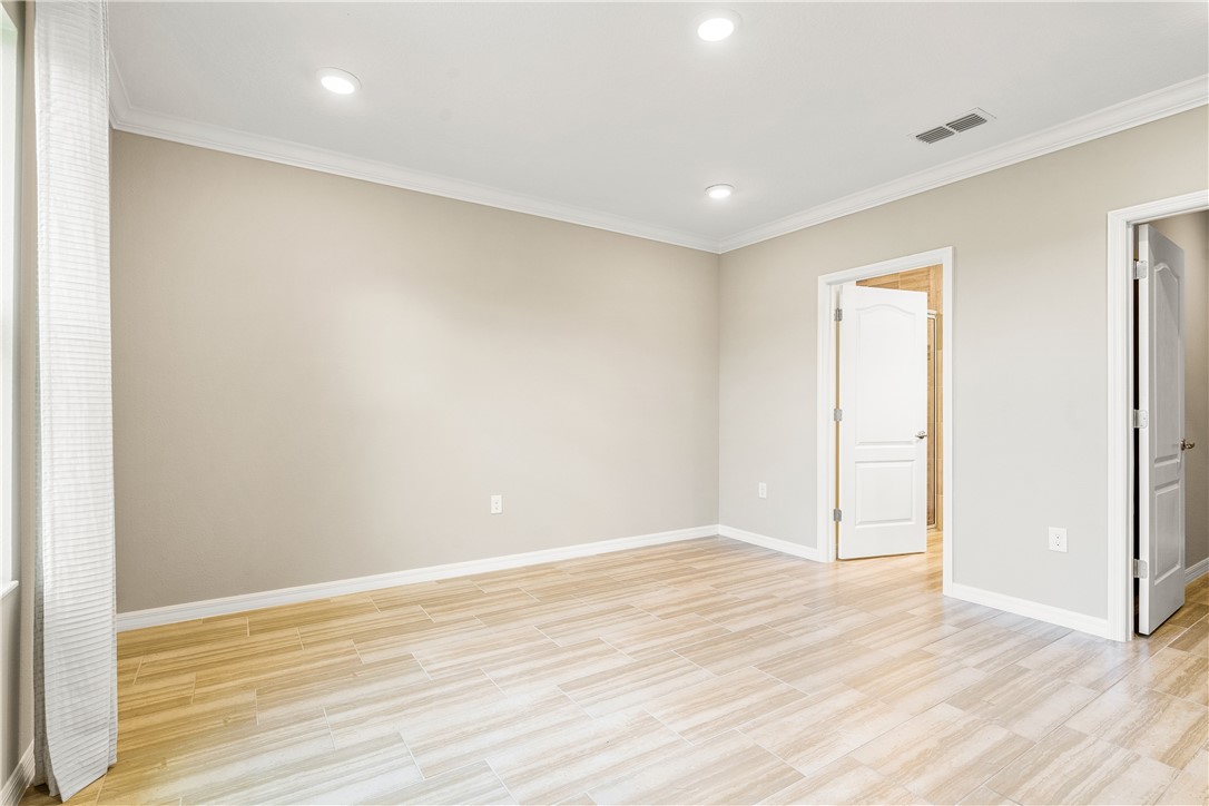 5984 Long Leaf Lane