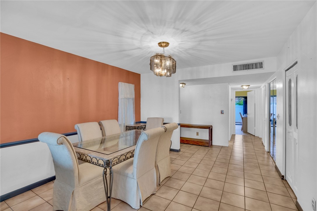 3218 S Lakeview Circle 7105