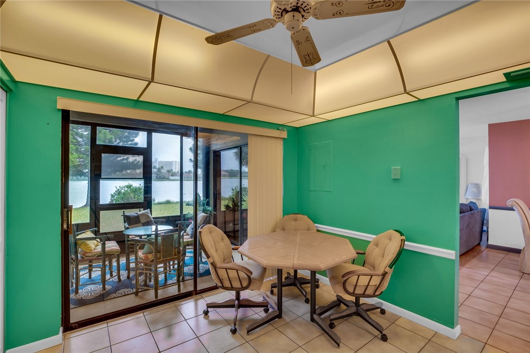 3218 S Lakeview Circle 7105
