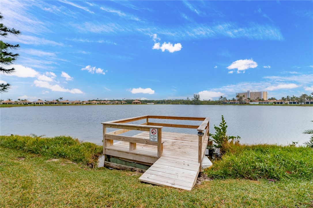 3218 S Lakeview Circle 7105