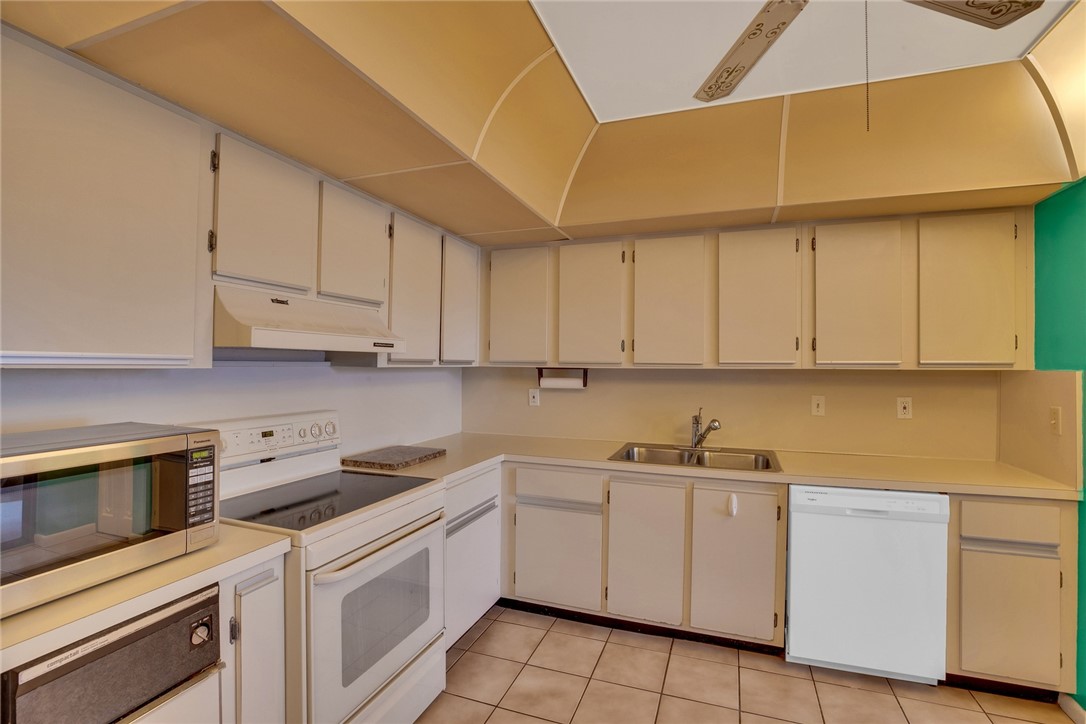 3218 S Lakeview Circle 7105
