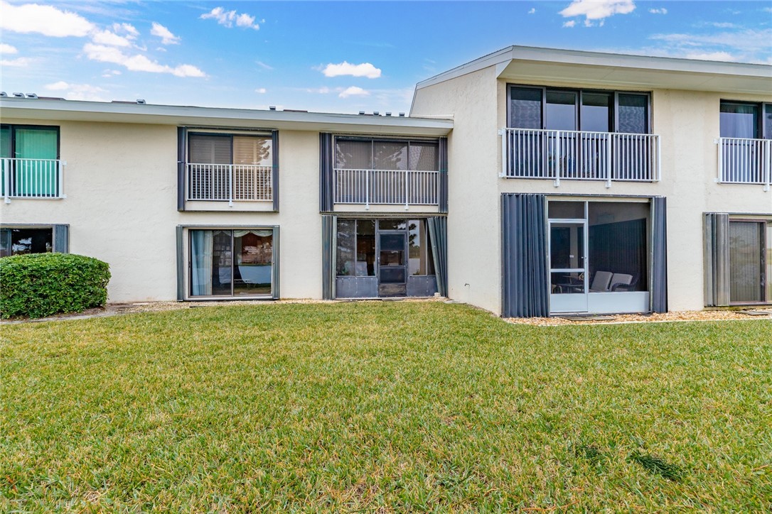 3218 S Lakeview Circle 7105
