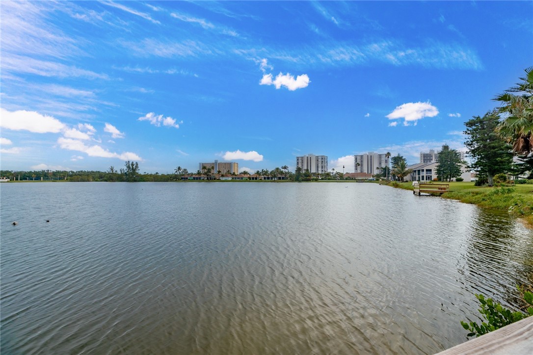 3218 S Lakeview Circle 7105