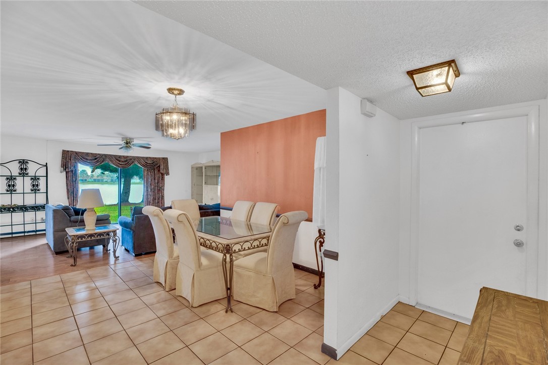 3218 S Lakeview Circle 7105