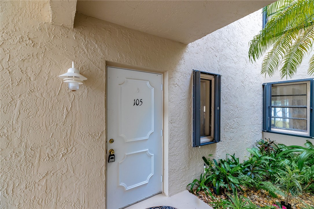 3218 S Lakeview Circle 7105