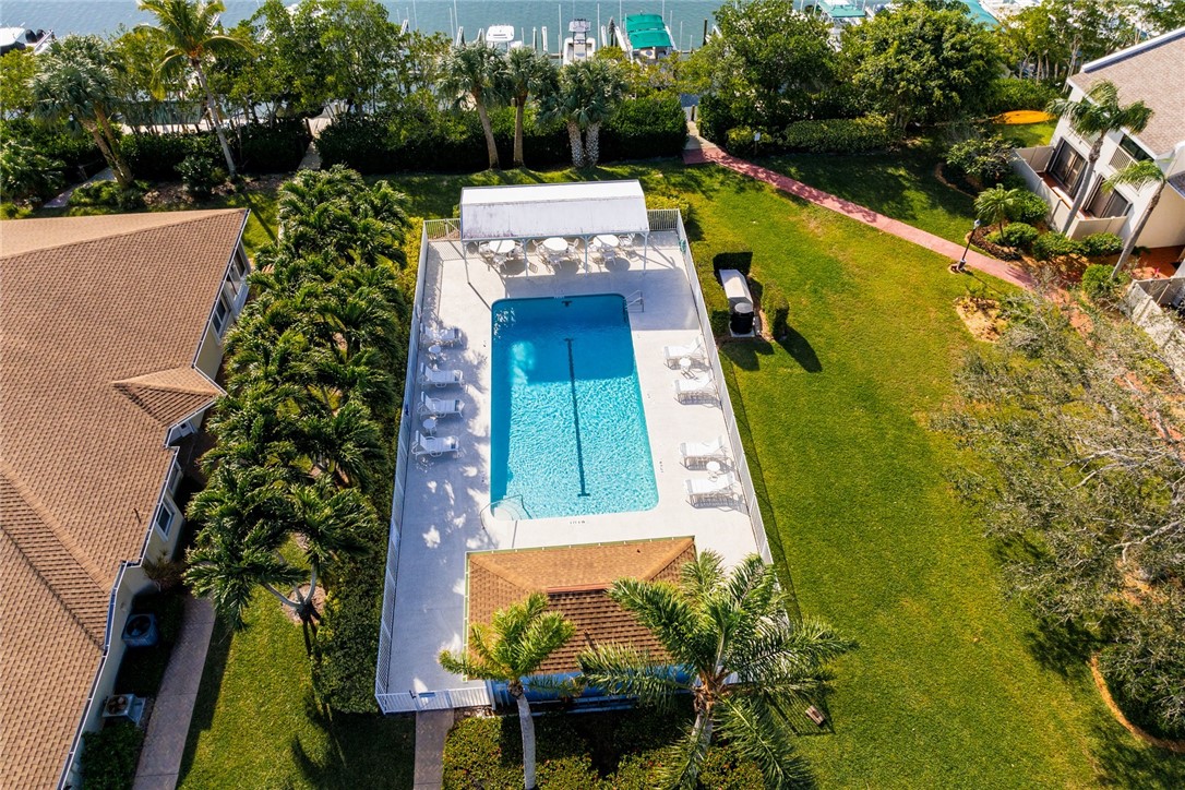 3218 S Lakeview Circle 7105