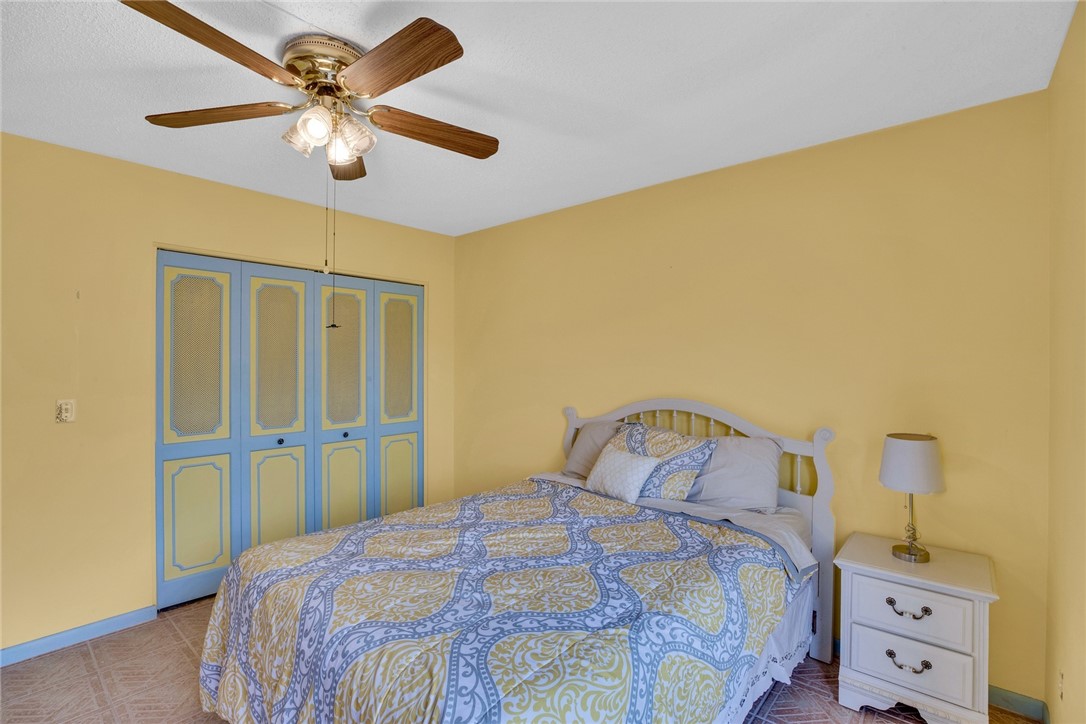 3218 S Lakeview Circle 7105