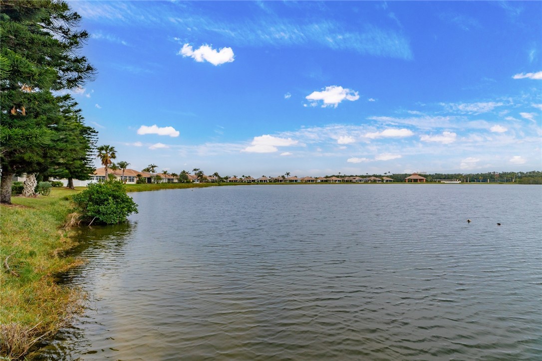 3218 S Lakeview Circle 7105