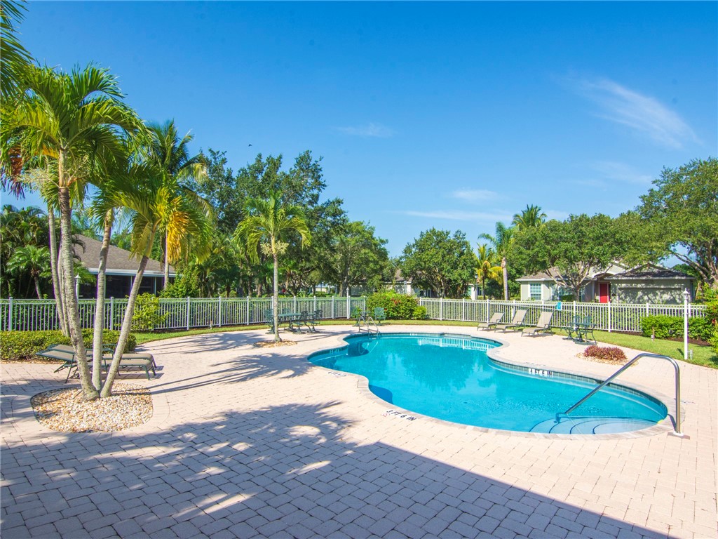 545 Kenwood Drive SW
