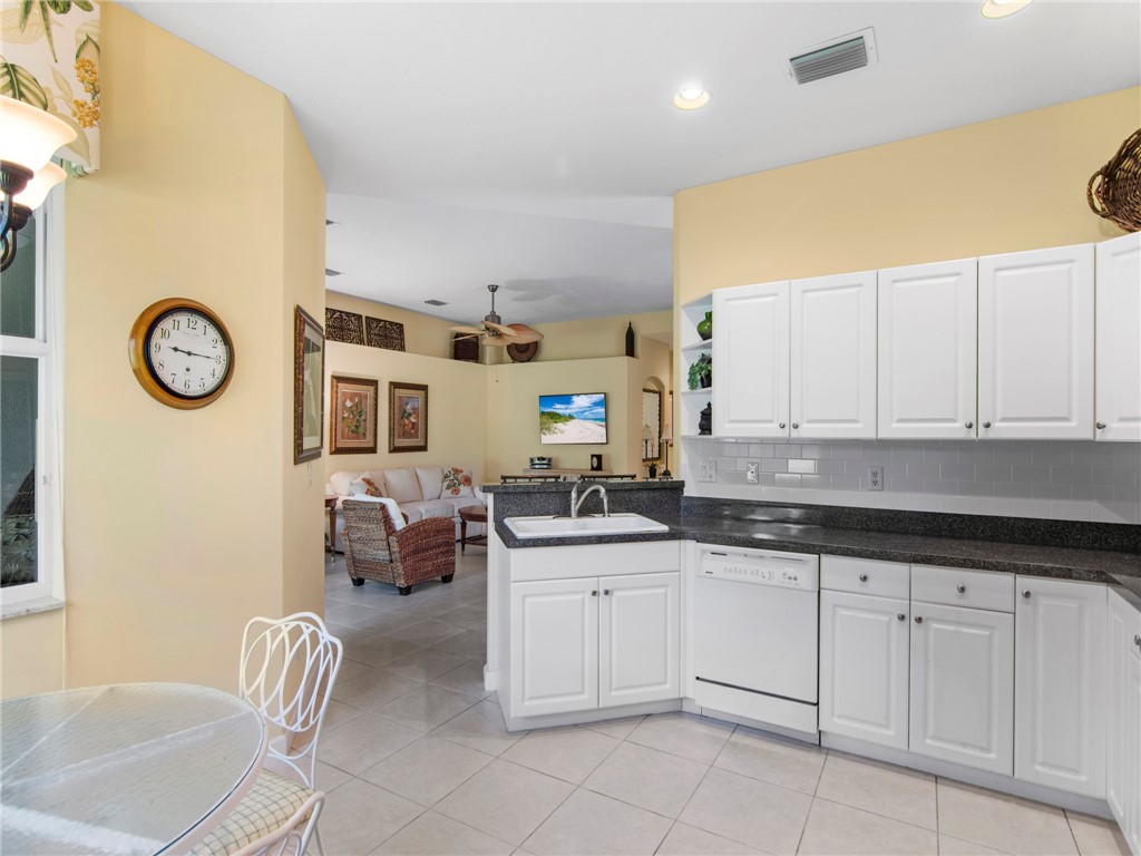 545 Kenwood Drive SW