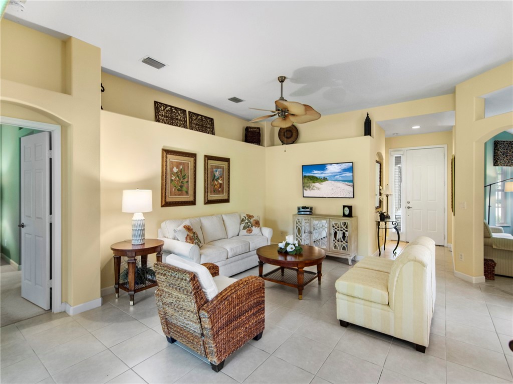 545 Kenwood Drive SW
