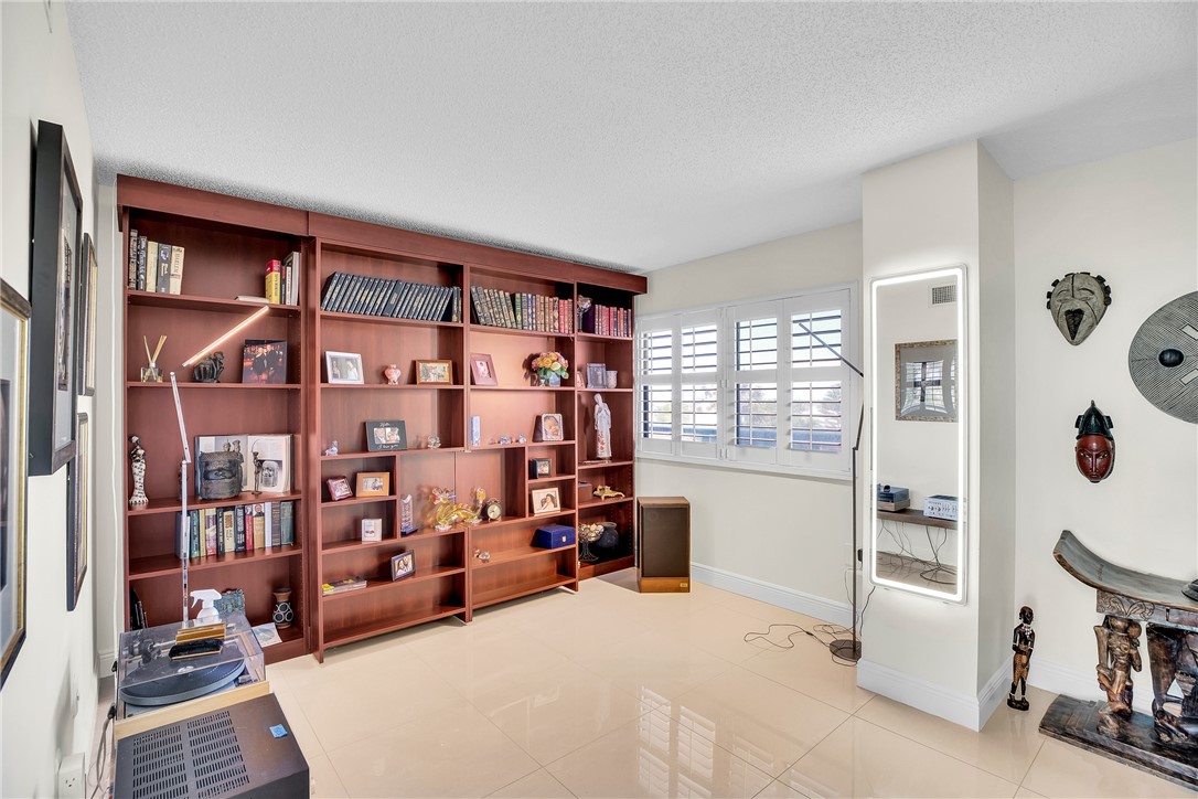 10410 S Ocean Drive 206